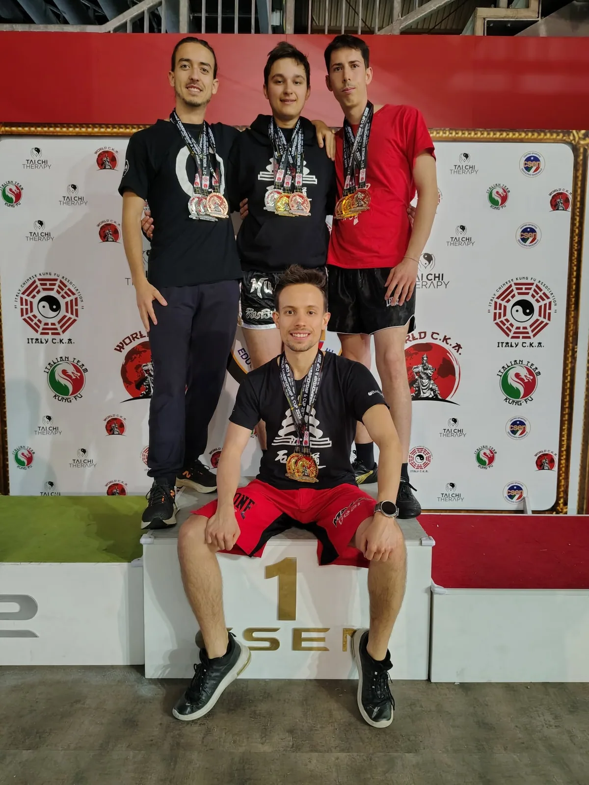 Samuele Contessa e la squadra con numerose medaglie alla World Championship Cup