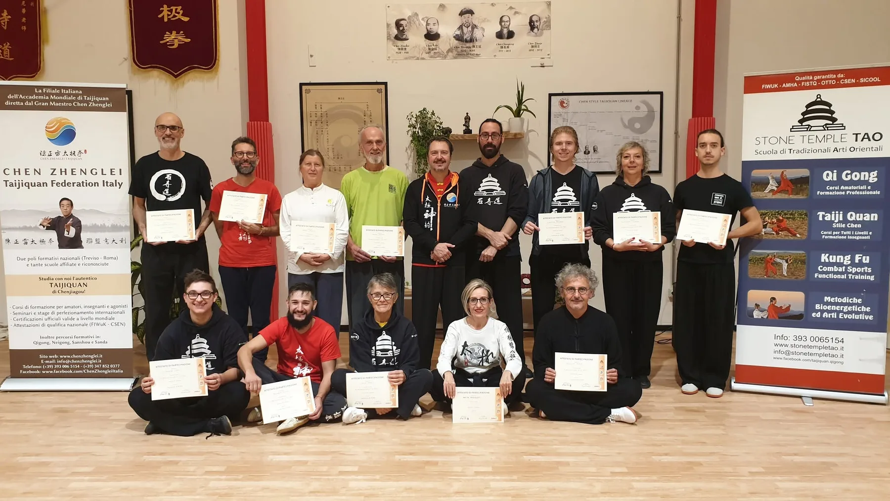 Gruppo di partecipanti con gli attestati al termine del seminario di formazione istruttori della Chen Zhenglei Taijiquan Federation Italy